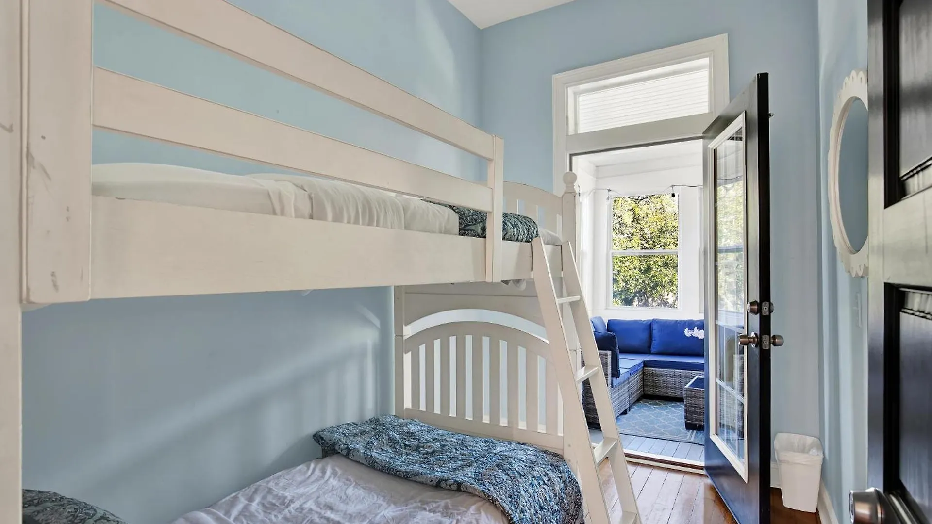 Starland Perch Upper Apartman Savannah